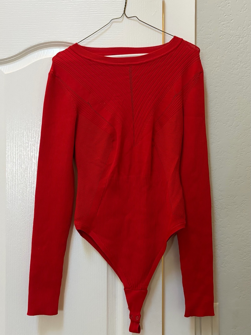 Steve Madden Xandra Bodysuit in Red, size Large